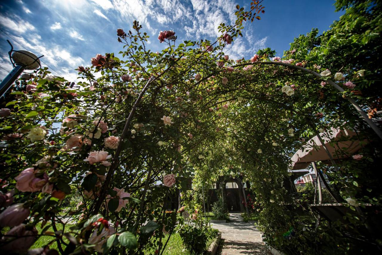 Chveni Ezo Boutique Hotel Kobuleti Extérieur photo